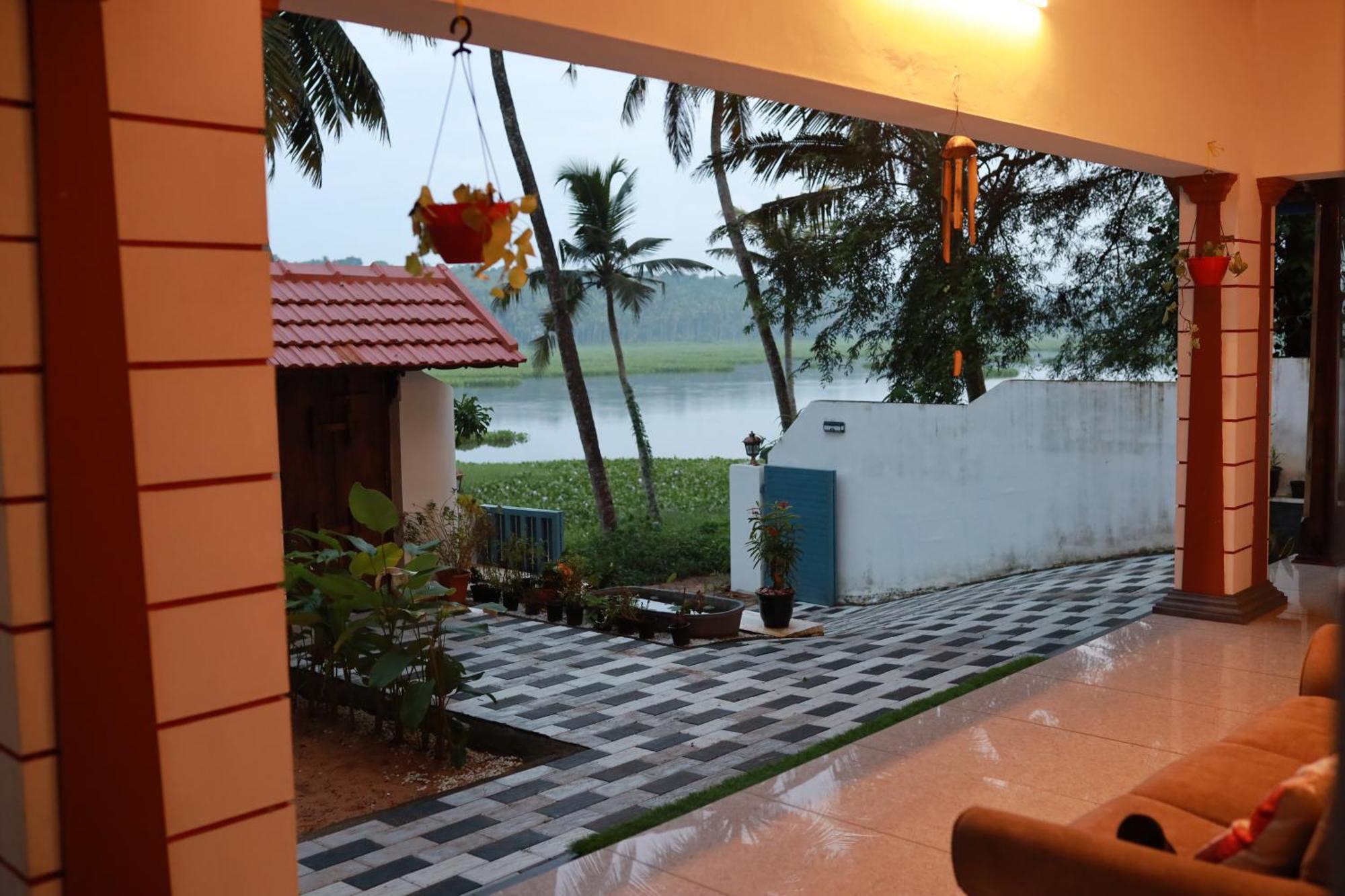 Kovalam Lake View Villa Vellayani Ngoại thất bức ảnh