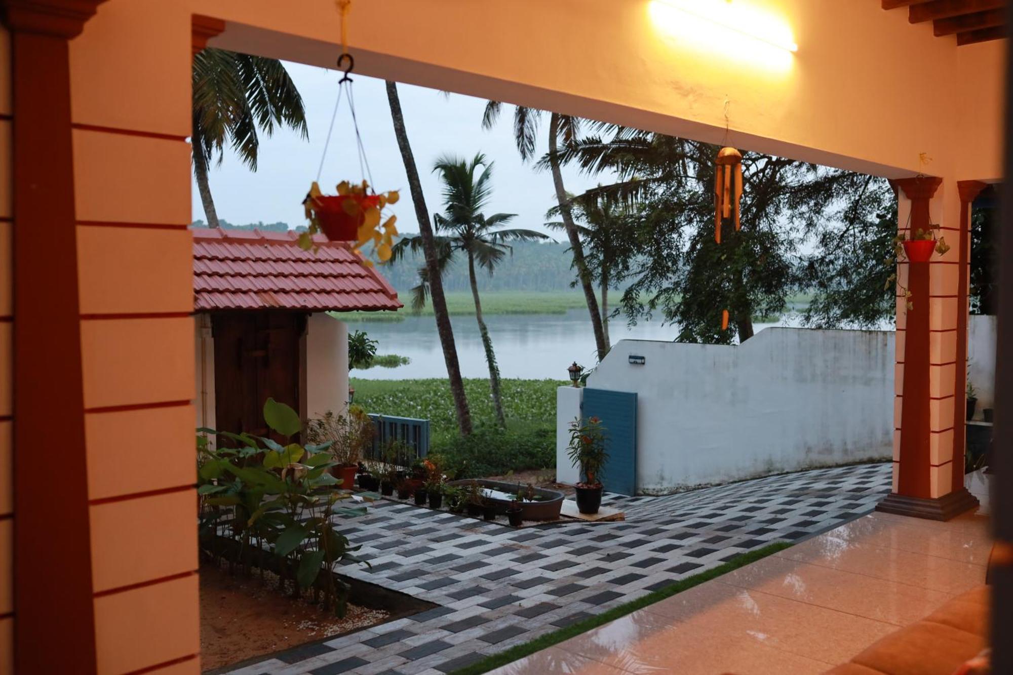 Kovalam Lake View Villa Vellayani Ngoại thất bức ảnh