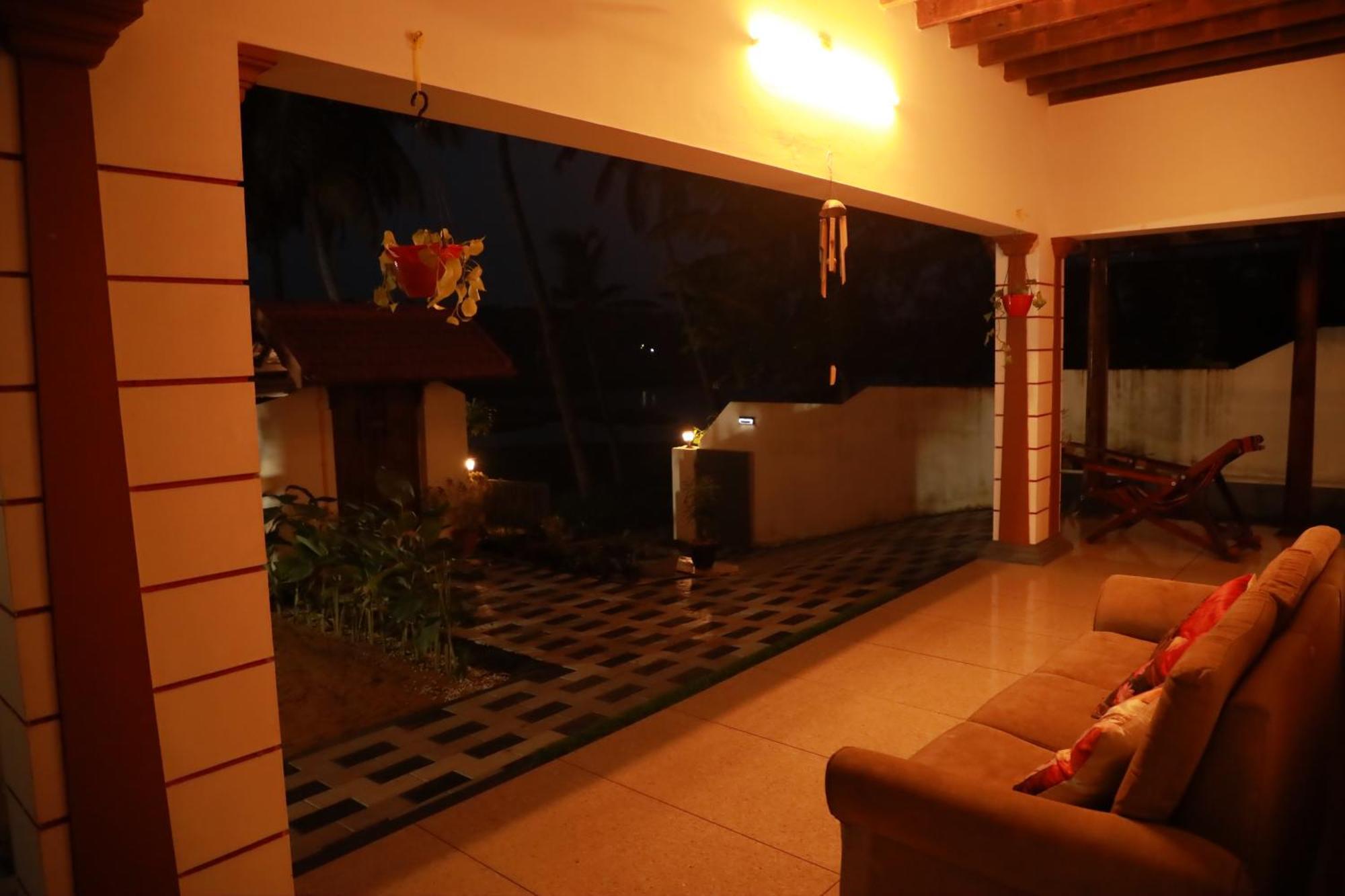 Kovalam Lake View Villa Vellayani Ngoại thất bức ảnh